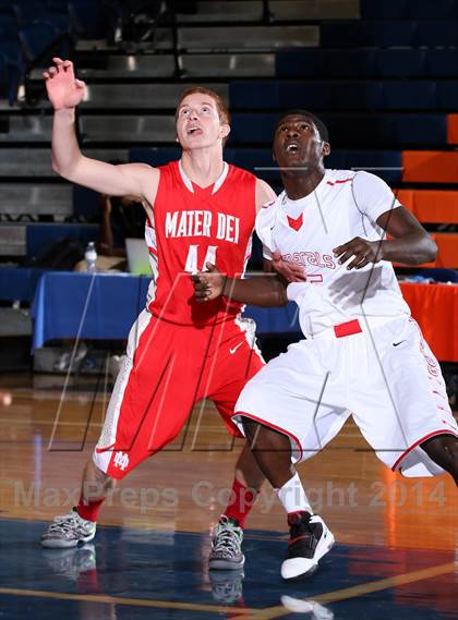 Thumbnail 1 in Mater Dei vs. Constitution (Tarkanian Classic) photogallery.