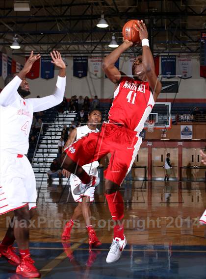 Thumbnail 1 in Mater Dei vs. Constitution (Tarkanian Classic) photogallery.