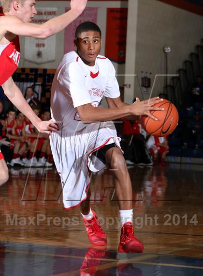 Thumbnail 1 in Mater Dei vs. Constitution (Tarkanian Classic) photogallery.