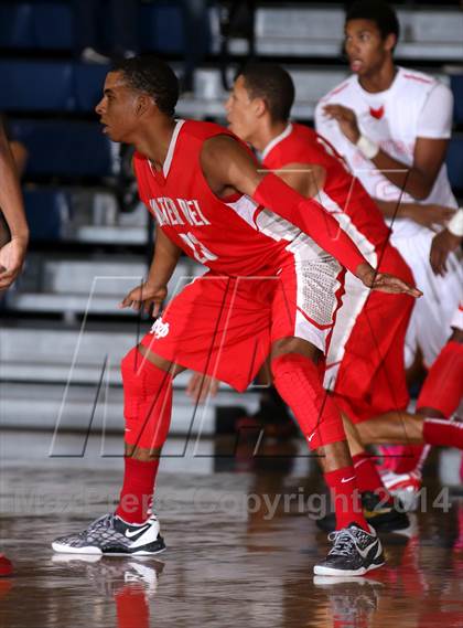 Thumbnail 1 in Mater Dei vs. Constitution (Tarkanian Classic) photogallery.