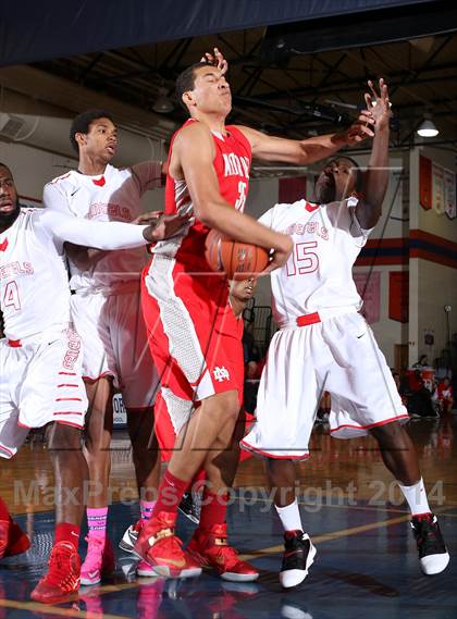 Thumbnail 2 in Mater Dei vs. Constitution (Tarkanian Classic) photogallery.