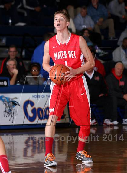 Thumbnail 2 in Mater Dei vs. Constitution (Tarkanian Classic) photogallery.