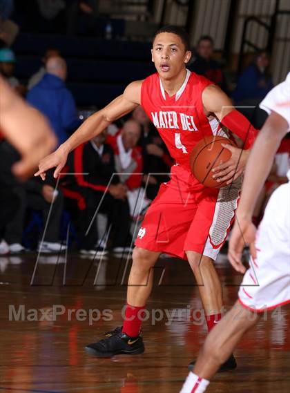 Thumbnail 1 in Mater Dei vs. Constitution (Tarkanian Classic) photogallery.