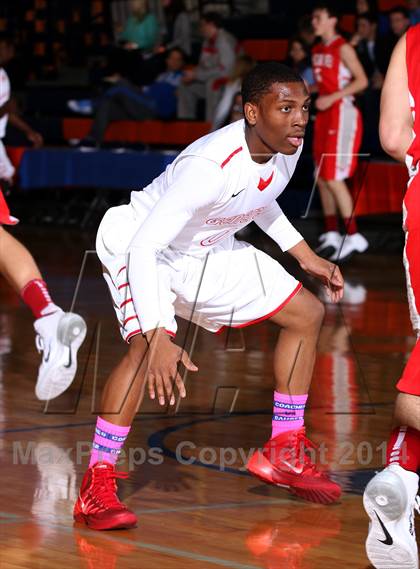 Thumbnail 3 in Mater Dei vs. Constitution (Tarkanian Classic) photogallery.