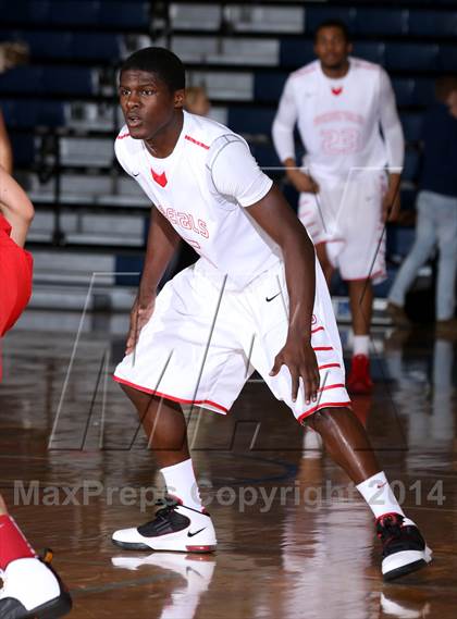 Thumbnail 2 in Mater Dei vs. Constitution (Tarkanian Classic) photogallery.