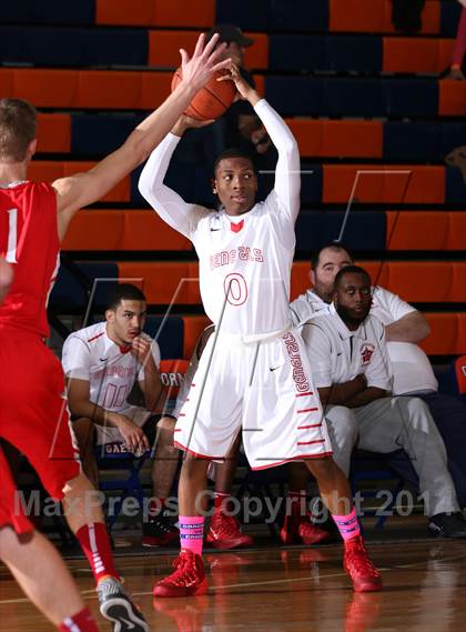 Thumbnail 2 in Mater Dei vs. Constitution (Tarkanian Classic) photogallery.