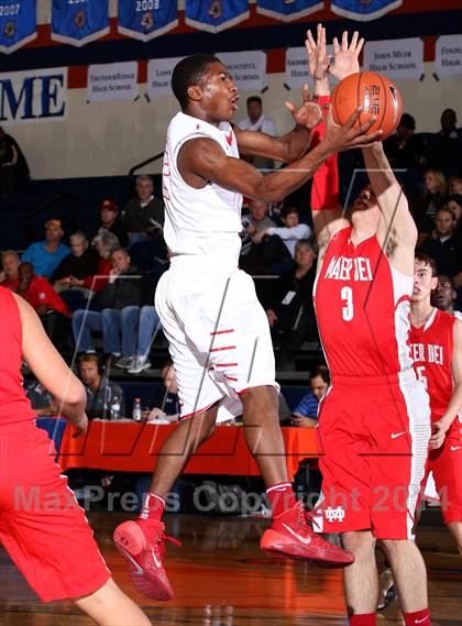 Thumbnail 1 in Mater Dei vs. Constitution (Tarkanian Classic) photogallery.