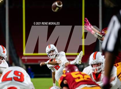 Thumbnail 2 in La Canada vs Polytechnic photogallery.