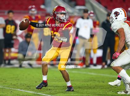 Thumbnail 1 in La Canada vs Polytechnic photogallery.