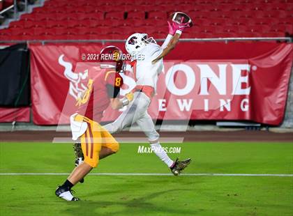Thumbnail 2 in La Canada vs Polytechnic photogallery.