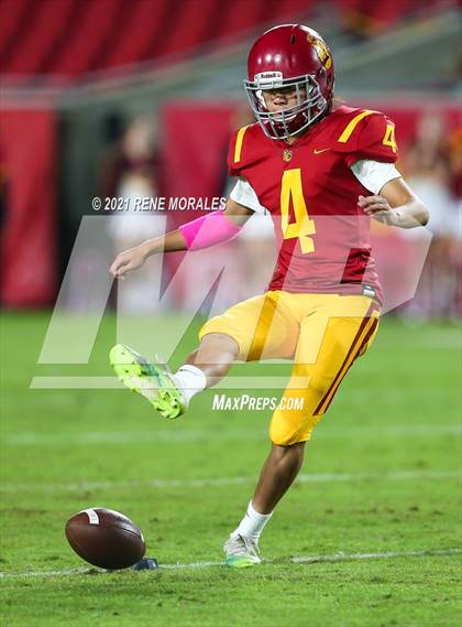 Thumbnail 1 in La Canada vs Polytechnic photogallery.