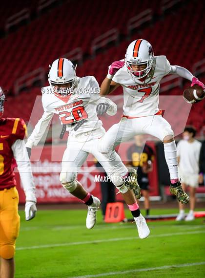 Thumbnail 2 in La Canada vs Polytechnic photogallery.
