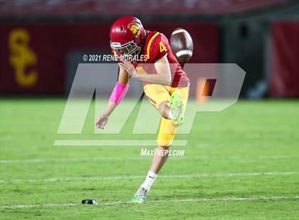 Thumbnail 3 in La Canada vs Polytechnic photogallery.
