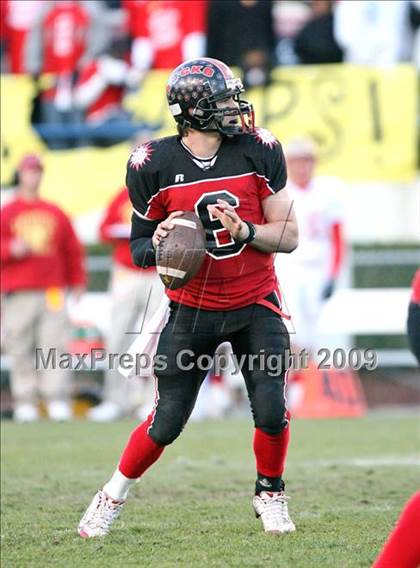 Thumbnail 3 in Lafayette vs. St. Stanislaus (MHSAA Class 4A Final) photogallery.
