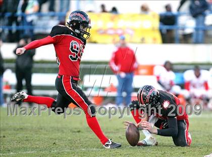 Thumbnail 3 in Lafayette vs. St. Stanislaus (MHSAA Class 4A Final) photogallery.
