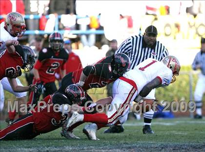 Thumbnail 1 in Lafayette vs. St. Stanislaus (MHSAA Class 4A Final) photogallery.