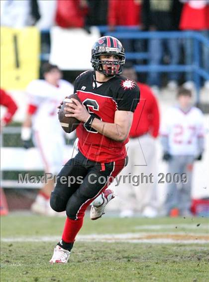 Thumbnail 1 in Lafayette vs. St. Stanislaus (MHSAA Class 4A Final) photogallery.