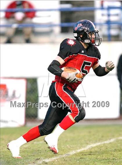 Thumbnail 3 in Lafayette vs. St. Stanislaus (MHSAA Class 4A Final) photogallery.