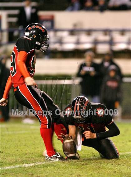 Thumbnail 2 in Lafayette vs. St. Stanislaus (MHSAA Class 4A Final) photogallery.