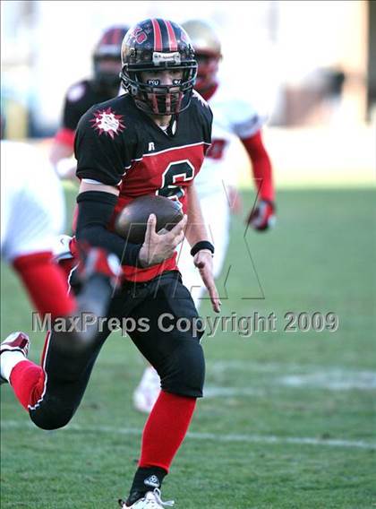 Thumbnail 1 in Lafayette vs. St. Stanislaus (MHSAA Class 4A Final) photogallery.