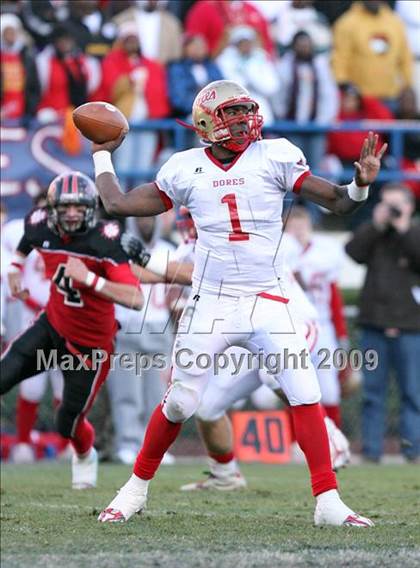 Thumbnail 1 in Lafayette vs. St. Stanislaus (MHSAA Class 4A Final) photogallery.