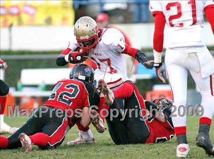 Thumbnail 2 in Lafayette vs. St. Stanislaus (MHSAA Class 4A Final) photogallery.