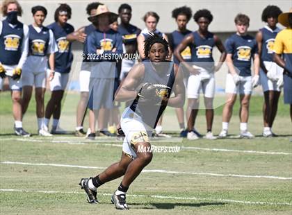 Thumbnail 3 in St. Bonaventure vs. Millikan (South County Tournament) photogallery.