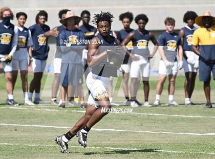 Thumbnail 1 in St. Bonaventure vs. Millikan (South County Tournament) photogallery.