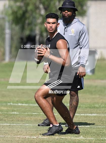 Thumbnail 3 in St. Bonaventure vs. Millikan (South County Tournament) photogallery.
