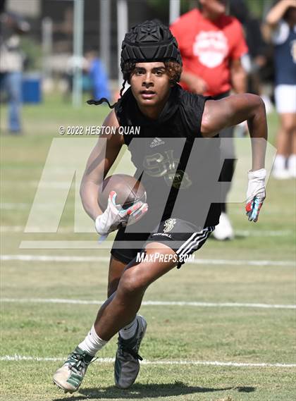 Thumbnail 3 in St. Bonaventure vs. Millikan (South County Tournament) photogallery.
