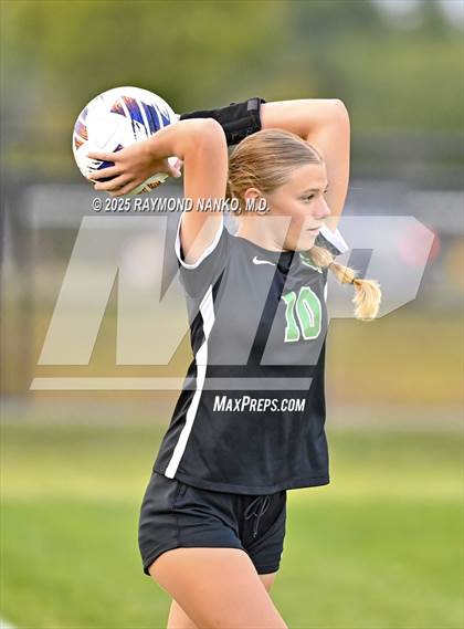 Thumbnail 3 in Jay County vs. Yorktown (IHSAA 2A Section 24 Round 1) photogallery.