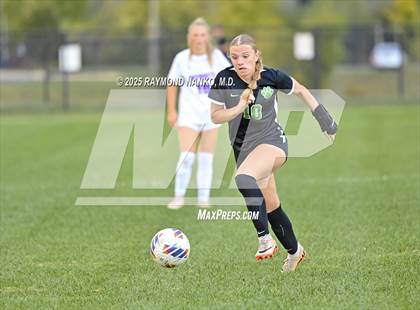 Thumbnail 2 in Jay County vs. Yorktown (IHSAA 2A Section 24 Round 1) photogallery.