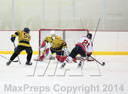 Thumbnail 2 in Vianney vs Chaminade (Challenge Cup Playoffs Round 1) photogallery.