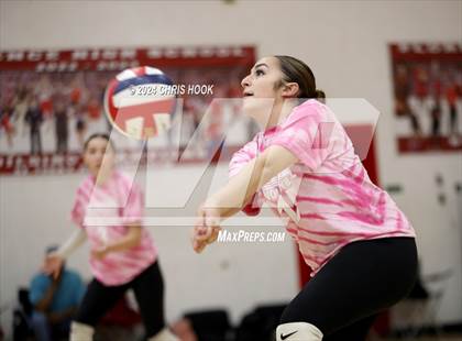 Thumbnail 3 in Show Low vs ALA - Ironwood (The Florence VB Invitational) photogallery.