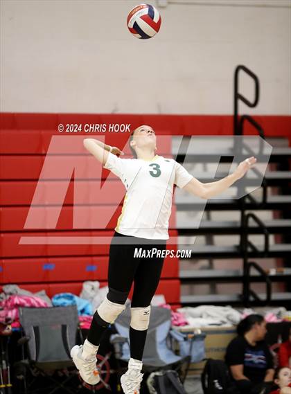 Thumbnail 2 in Show Low vs ALA - Ironwood (The Florence VB Invitational) photogallery.