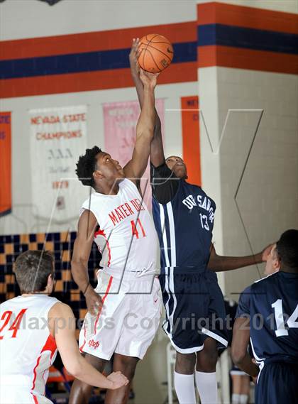 Thumbnail 1 in Mater Dei vs. Our Savior New American (Tarkanian Classic) photogallery.