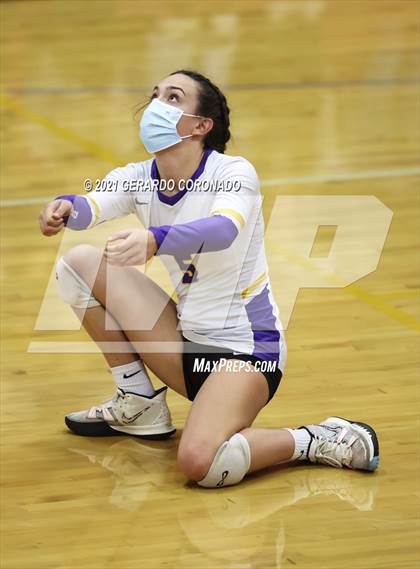 Thumbnail 3 in Escalon vs. Sonora (CIF SJS D4 Final) photogallery.