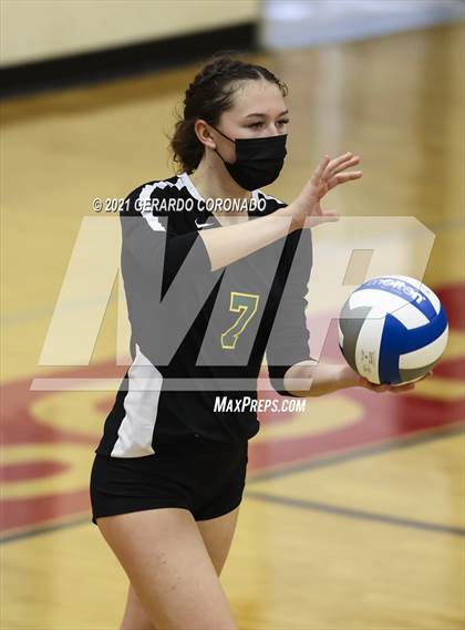 Thumbnail 1 in Escalon vs. Sonora (CIF SJS D4 Final) photogallery.