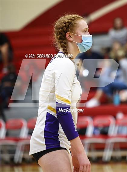 Thumbnail 2 in Escalon vs. Sonora (CIF SJS D4 Final) photogallery.