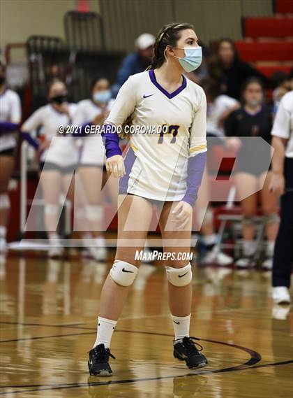 Thumbnail 1 in Escalon vs. Sonora (CIF SJS D4 Final) photogallery.