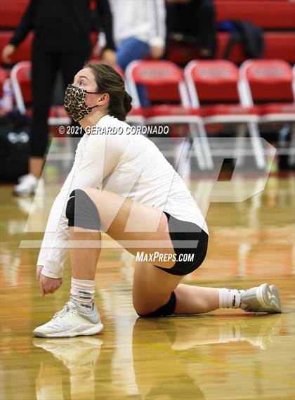Thumbnail 3 in Escalon vs. Sonora (CIF SJS D4 Final) photogallery.