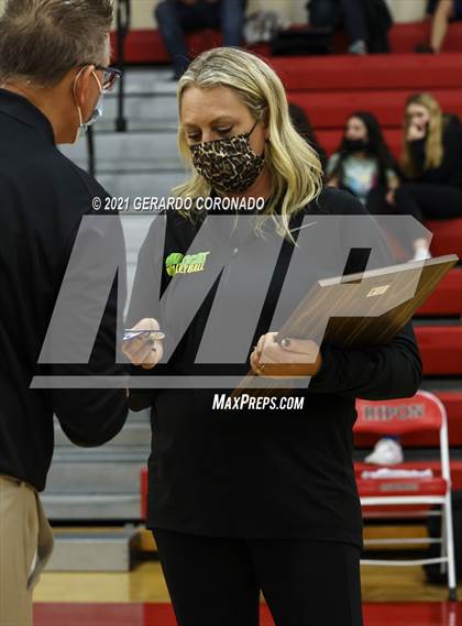 Thumbnail 3 in Escalon vs. Sonora (CIF SJS D4 Final) photogallery.