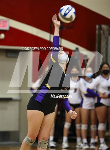 Thumbnail 2 in Escalon vs. Sonora (CIF SJS D4 Final) photogallery.