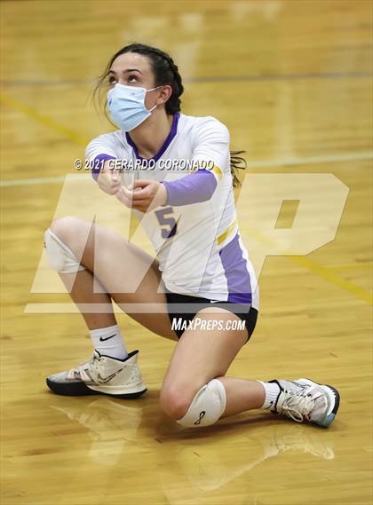 Thumbnail 2 in Escalon vs. Sonora (CIF SJS D4 Final) photogallery.