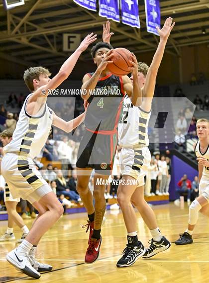 Thumbnail 2 in Anderson vs. Mt. Vernon (IHSAA 4A Section 9 Semifinal)  photogallery.