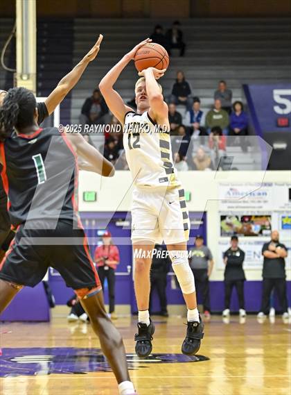 Thumbnail 2 in Anderson vs. Mt. Vernon (IHSAA 4A Section 9 Semifinal)  photogallery.