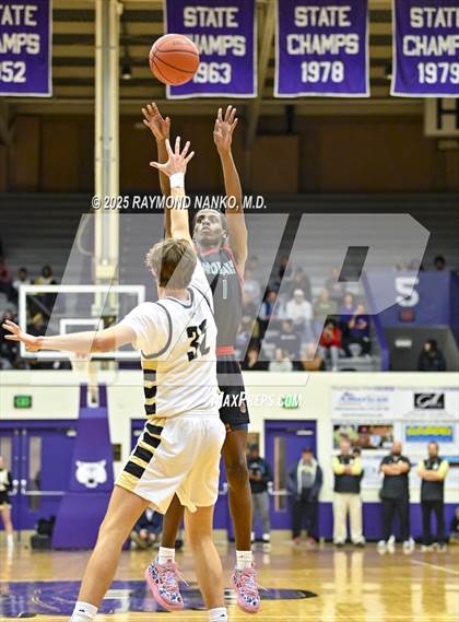 Thumbnail 2 in Anderson vs. Mt. Vernon (IHSAA 4A Section 9 Semifinal)  photogallery.