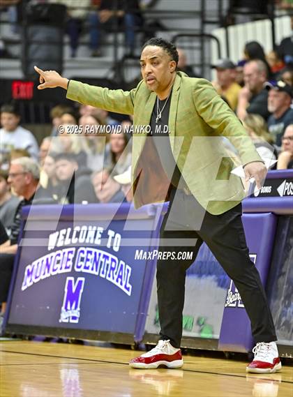 Thumbnail 2 in Anderson vs. Mt. Vernon (IHSAA 4A Section 9 Semifinal)  photogallery.