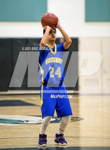 Thumbnail 2 in Grossmont @ Olympian photogallery.