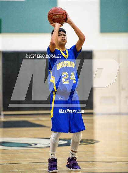Thumbnail 3 in Grossmont @ Olympian photogallery.